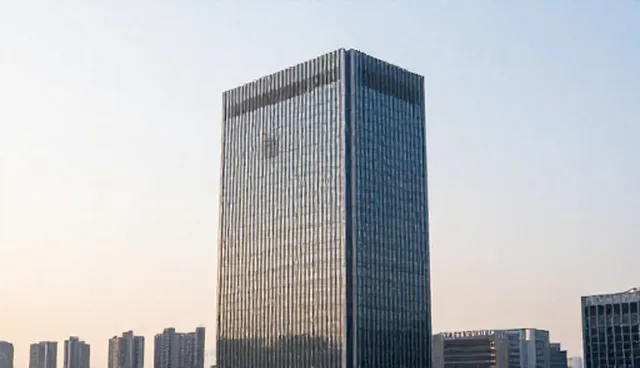 企业级服务器选型：自建与托管的优劣对比